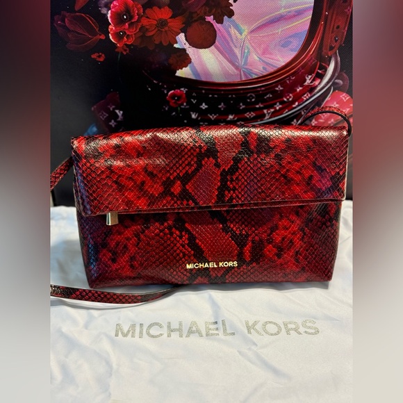 Michael Kors Daria Foldover Python Embossed Clutch - Picture 4 of 15